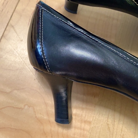 EUC Circa Joan & David Leather Kitten Heel - Picture 9 of 10